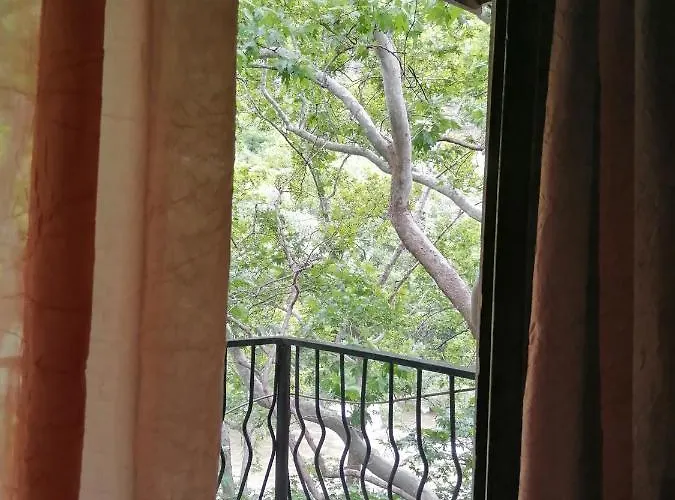 מלון Restaurant Merina Kresna